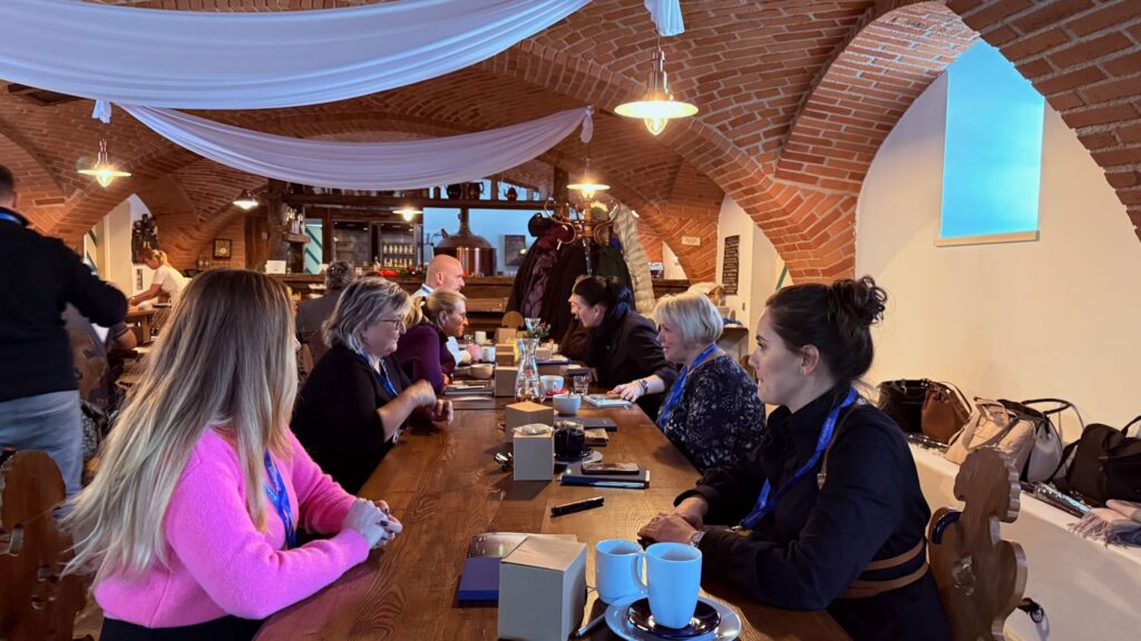 HR, vůně kávy a historické klenby. Jak proběhl náš Business Breakfast v The Old Yard Rychvald?