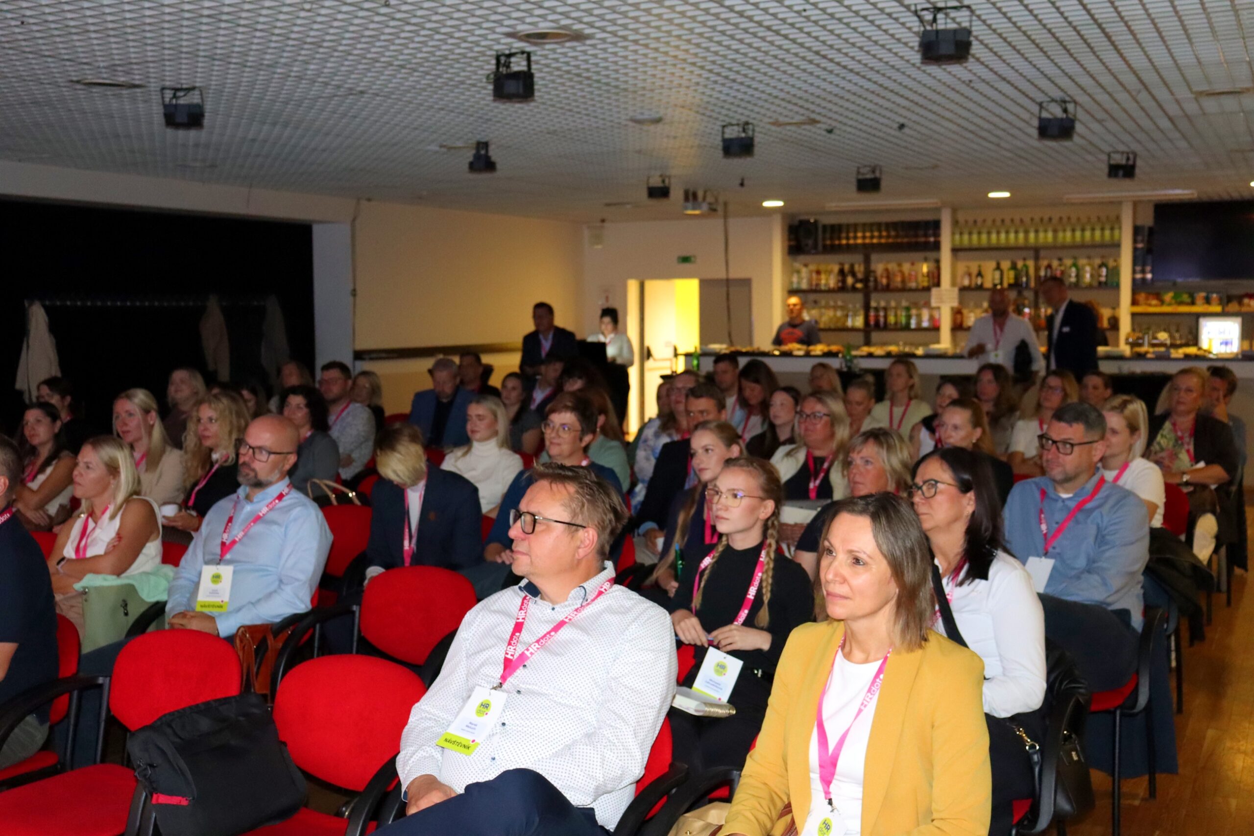 Soustředěné publikum konference HRdot během odborného programu